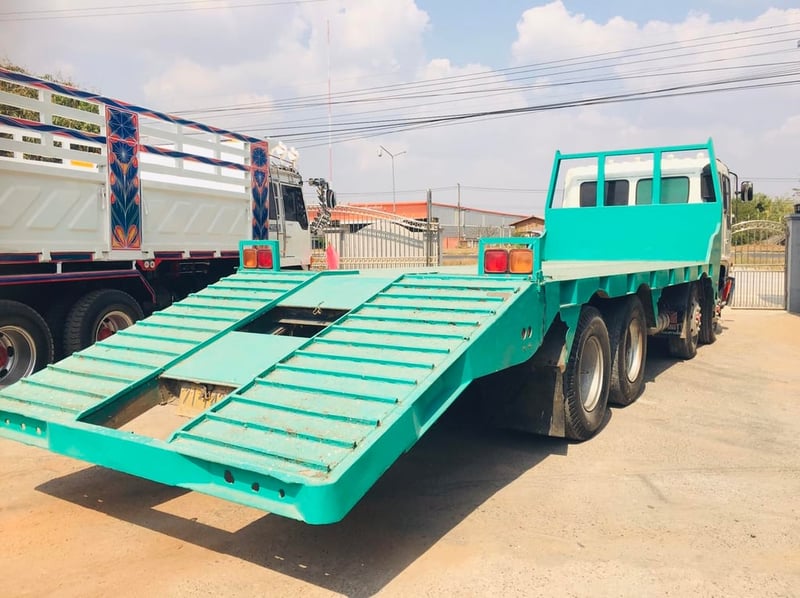 เทรลเลอร์12ล้อ 2เพลา 320แรง บรรทุกรถแบคโค สภาพสวยพร้อมใช้งาน เทรลเลอร์12ล้อ 2เพลา 320แรง บรรทุกรถแบคโค สภาพสวยพร้อมใช้งาน