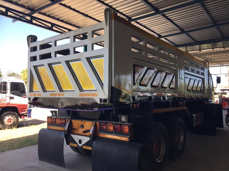 เดก้า320แรง รถสวยสภาพดีพร้อมใช้งาน เครดิตดีดาวน์เริ่มต้นเพียง 100,000 บาท 