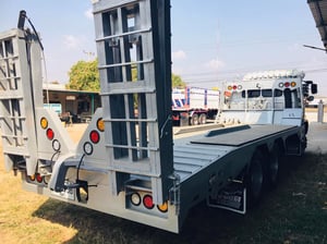 เทรลเลอร์บรรทุกรถเกี่ยวสวยๆมาแล้วครับ ร็อกกี้195แรง ราคา550,000 