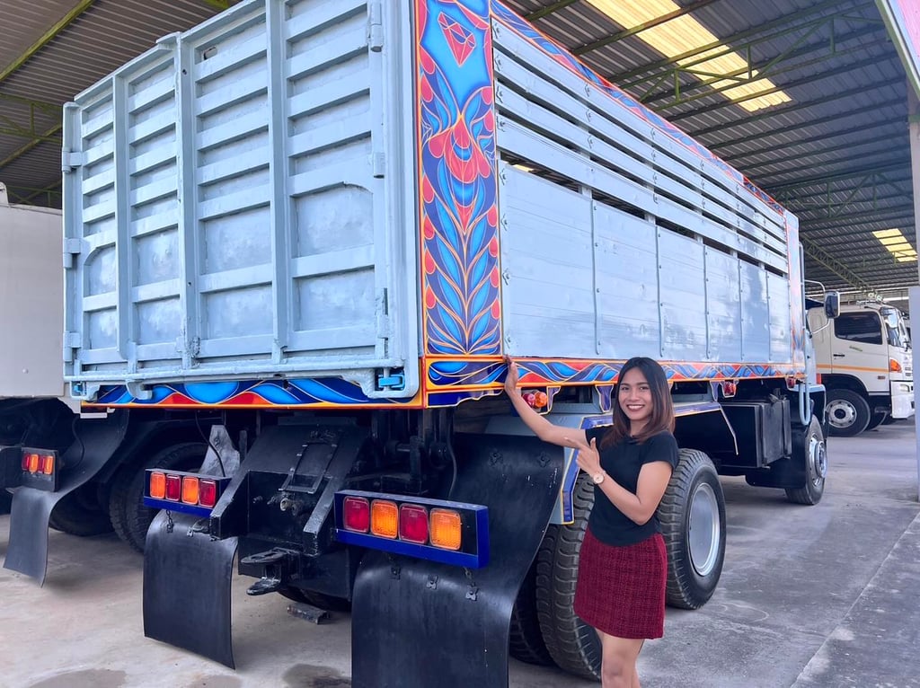 ร็อกกี้ดั้ม2เพลา 240แรง สภาพสวยพร้อมใช้งาน ลูกค้าเครดิตดีดาวน์เพียง 100,000 