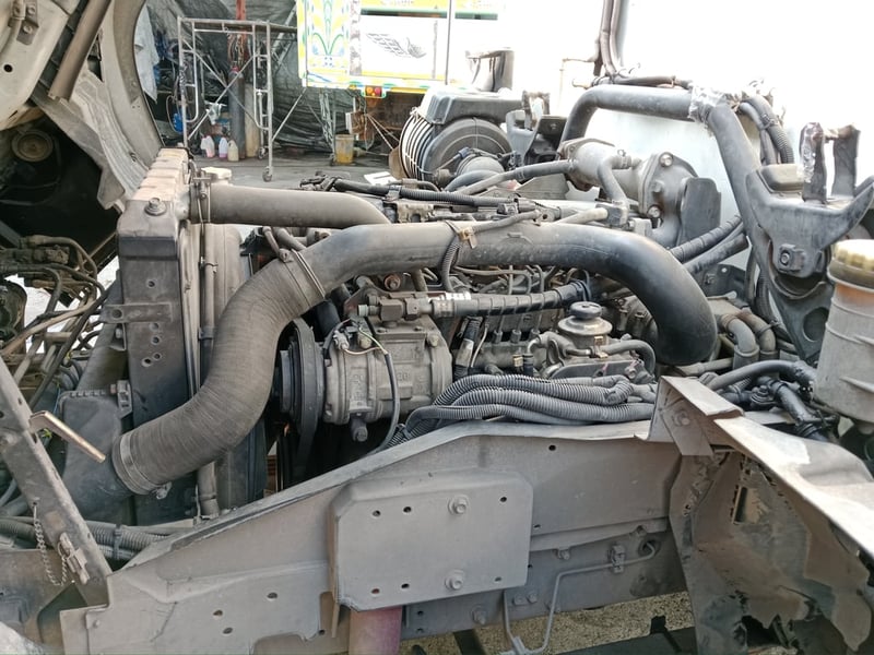 ISUZU FRR 190 ปี2558 ตู้เย็นยาว 6.50 เมตร สนใจติดต่อ 0814825911พิมพ์ใจ 0617184111ตั๊ก