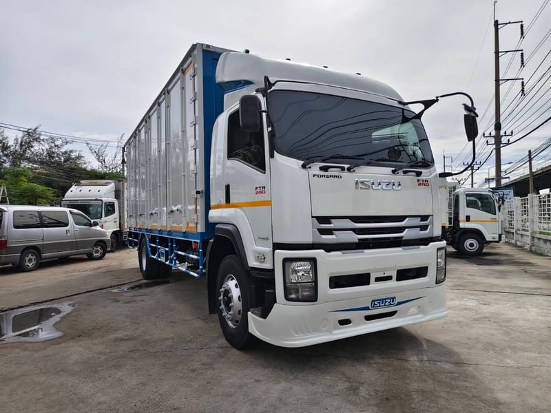 ISUZU FTR 240 ปี65 ยาว 7.60 เมตร สภาพสวย พร้อมใช้งาน สนใจติดต่อ 0814825911 พิมพ์ใจ 0617184111 ตั๊ก ISUZU FTR 240 ปี65 ยาว 7.60 เมตร สภาพสวย พร้อมใช้งาน สนใจติดต่อ 0814825911 พิมพ์ใจ 0617184111 ตั๊ก