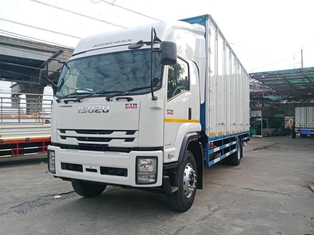 ISUZU FTR 240 แรง ปี2561 ยาว 7.60 เมตร สภาพสวยเดิมๆ พร้อมใช้งาน สนใจติดต่อ 0814825911 พิมพ์ใจ 0617184111 ตั๊ก ISUZU FTR 240 แรง ปี2561 ยาว 7.60 เมตร สภาพสวยเดิมๆ พร้อมใช้งาน สนใจติดต่อ 0814825911 พิมพ์ใจ 0617184111 ตั๊ก