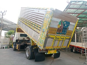 HINO VICTOR 240 แรง ปี 2560 กระบะดั๊มพ์ สภาพสวย เดิมๆ ราคา 980,000 บาท  สนใจติดต่อ 0814825911 พิมพ์ใจ 0617184111 ตั๊ก