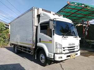 ISUZU FRR 210 ปี 2563 ตู้เย็น 5.60 เมตร สภาพสวย พร้อมใช้งาน  สนใจติดต่อสอบถามเพิ่มเติม 0814825911 พิมพ์ใจ 0617184111 ตั๊ก