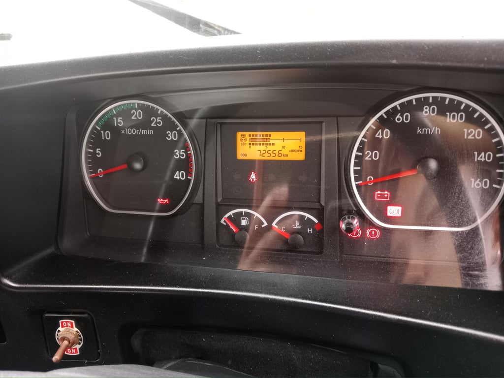 ISUZU FRR 210 ปี 2565 ดั๊มพ์5คิว สภาพสวย พร้อมใช้งาน  สนใจติดต่อสอบถามเพิ่มเติม 0814825911 พิมพ์ใจ 0617184111 ตั๊ก