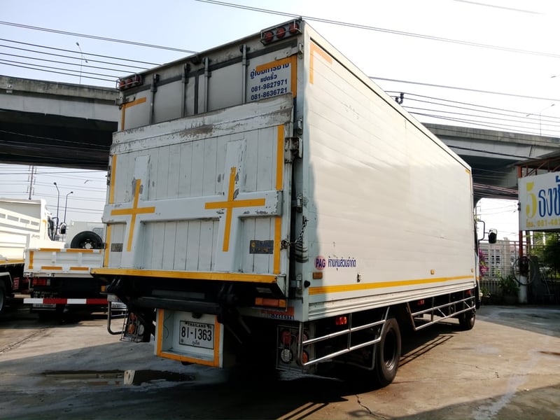 ISUZU FRR 190 ปี2558 ตู้เย็นยาว 6.50 เมตร สนใจติดต่อ 0814825911พิมพ์ใจ 0617184111ตั๊ก