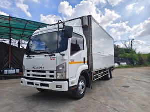 ISUZU FRR 210 แรง ปี 2560 ตู้เย็นแอร์เดนโซ่ ยาว 5.60 เมตร พร้อมใช้งาน สนใจติดต่อ 0814825911 พิมพ์ใจ 0617184111 ตั๊ก ISUZU FRR 210 แรง ปี 2560 ตู้เย็นแอร์เดนโซ่ ยาว 5.60 เมตร พร้อมใช้งาน สนใจติดต่อ 0814825911 พิมพ์ใจ 0617184111 ตั๊ก