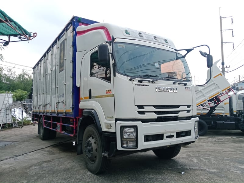 ISUZU FTR 240 ปี 2561 สภาพสวย พร้อมใช้งาน  สนใจติดต่อสอบถามเพิ่มเติม 0814825911 พิมพ์ใจ 0617184111 ตั๊ก