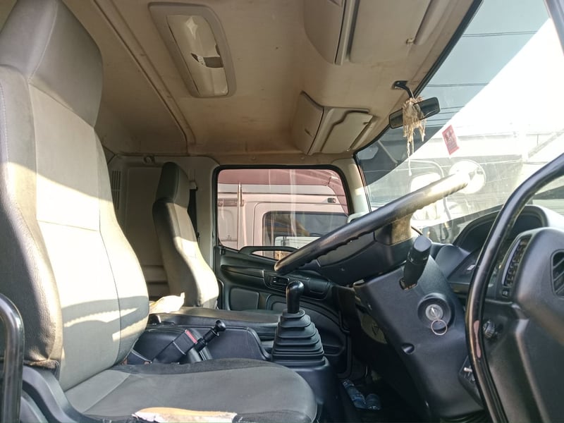 HINO VICTOR 240 แรง ปี 2560 กระบะดั๊มพ์ สภาพสวย เดิมๆ ราคา 980,000 บาท  สนใจติดต่อ 0814825911 พิมพ์ใจ 0617184111 ตั๊ก