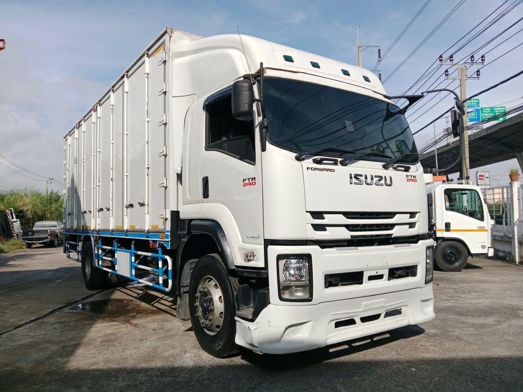 ISUZU FTR 240 ปี63 ตู้10บาน ยาว 7.60 เมตร สภาพสวย พร้อมใช้งาน สนใจติดต่อ 0814825911 พิมพ์ใจ 0617184111 ตั๊ก ISUZU FTR 240 ปี63 ตู้10บาน ยาว 7.60 เมตร สภาพสวย พร้อมใช้งาน สนใจติดต่อ 0814825911 พิมพ์ใจ 0617184111 ตั๊ก