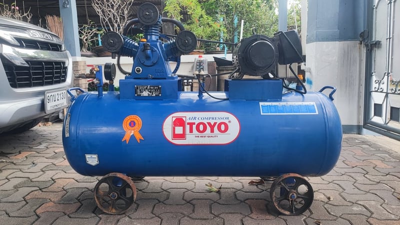 ปั๊มลมTOYO 200ลิตร 