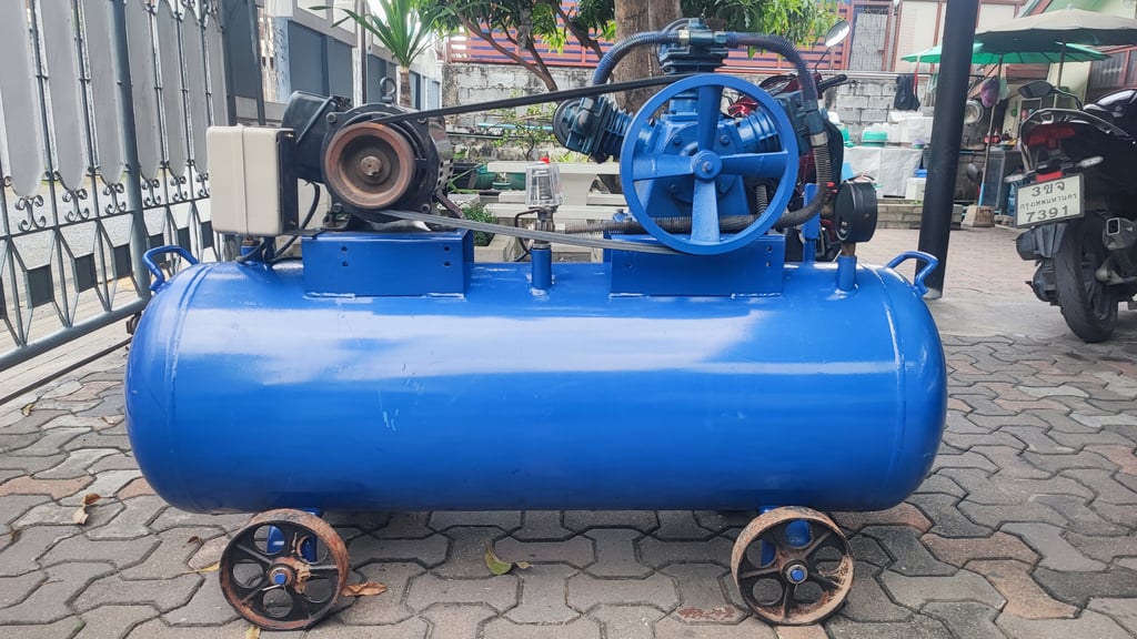 ปั๊มลมTOYO 200ลิตร ปั๊มลมTOYO 200ลิตร