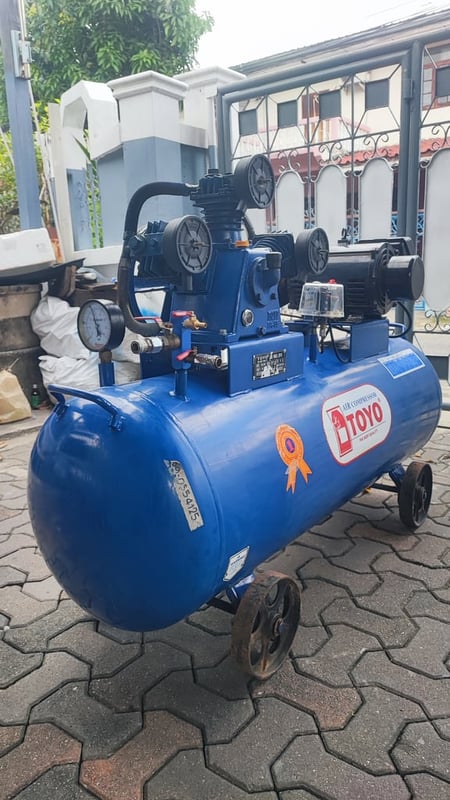 ปั๊มลมTOYO 200ลิตร 