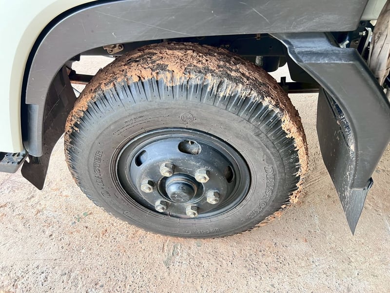 ISUZU FRR 190แรงม้า รถบรรทุก 6ล้อ ดั้มพ์ จดทะเบียนปี2025 เลขไมล์น้อยกว่า 100,000 กม.