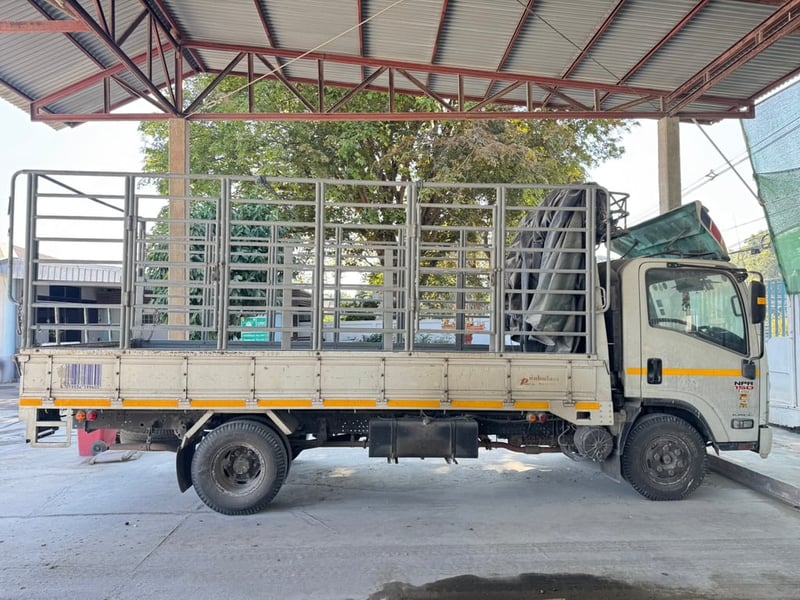ISUZU NPR 150แรงม้า รถบรรทุก 6ล้อ กระบะคอกสูง ปี2010 เลขไมล์น้อยเพียง 161,392 กม.