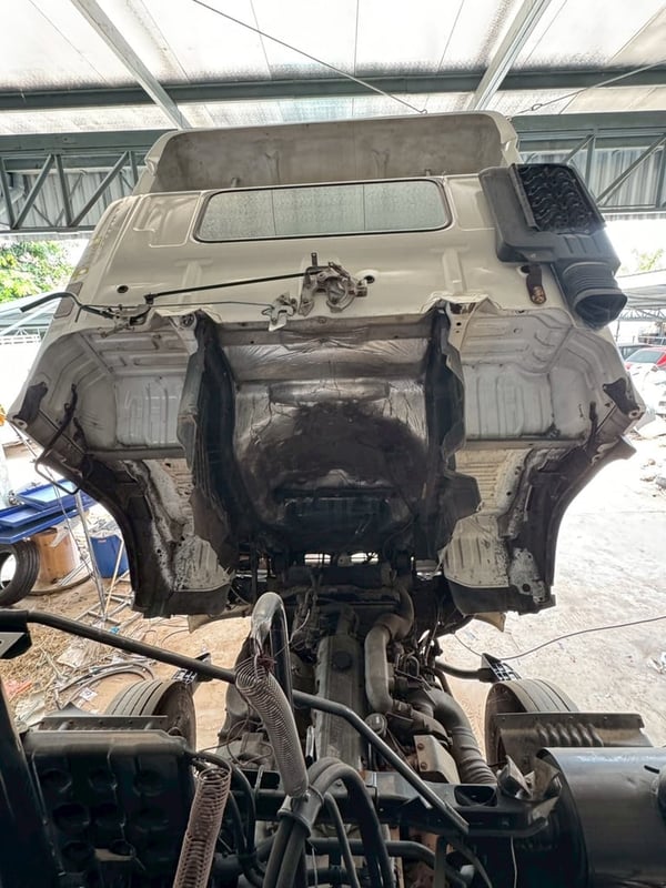 รถสวยสภาพดีเลขไมล์น้อย รถหัวลากบรรทุกน้ำมันเจ้าของขายเอง สนใจติดต่อคุณไมตรี 081-9760044 รถสวยสภาพดีเลขไมล์น้อย รถหัวลากบรรทุกน้ำมันเจ้าของขายเอง สนใจติดต่อคุณไมตรี 081-9760044