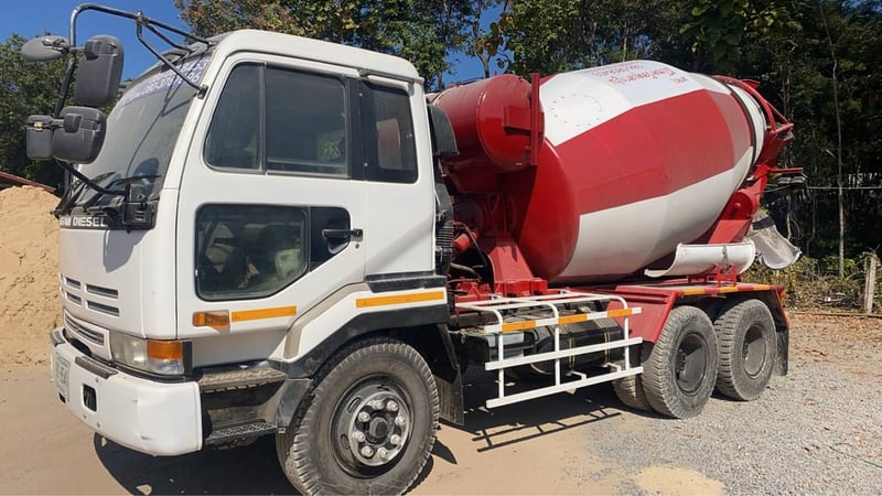 NISSAN DIESEL CWM 230แรงม้า รถบรรทุกโม่ผสมปูน ปี1996 เลขไมล์น้อยกว่า 500,000 กม.