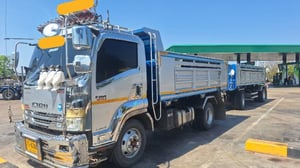 ISUZU FRR 210แรงม้า รถบรรทุก 6ล้อ พ่วงแม่ลูก ปี2020 เลขไมล์น้อยกว่า 500,000 กม. ISUZU FRR 210แรงม้า รถบรรทุก 6ล้อ พ่วงแม่ลูก ปี2020 เลขไมล์น้อยกว่า 500,000 กม.