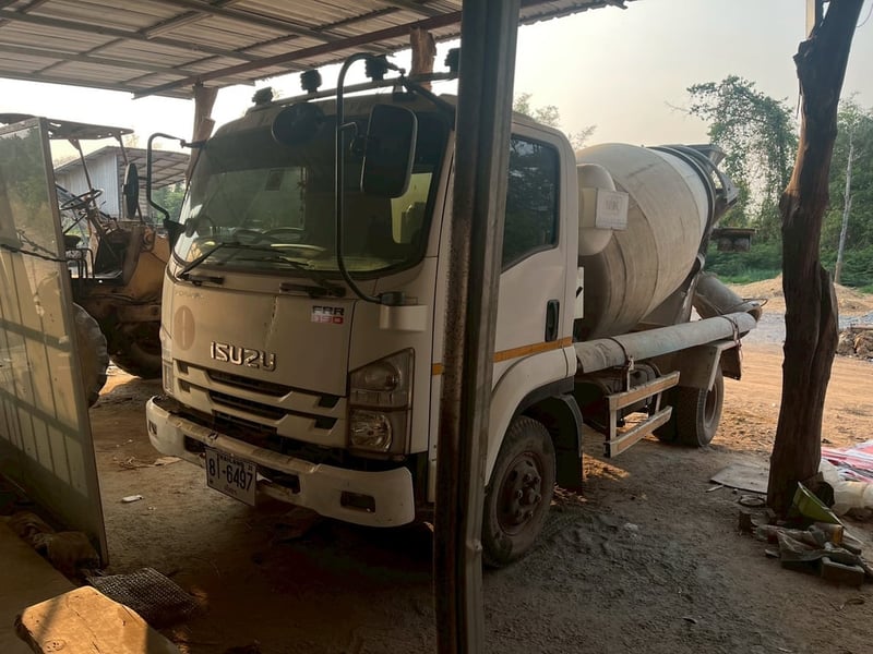 ISUZU FRR 190แรงม้า รถบรรทุก 6ล้อ โม่ผสมปูน ปี2021 เลขไมล์น้อยกว่า 50,000 กม. ISUZU FRR 190แรงม้า รถบรรทุก 6ล้อ โม่ผสมปูน ปี2021 เลขไมล์น้อยกว่า 50,000 กม.