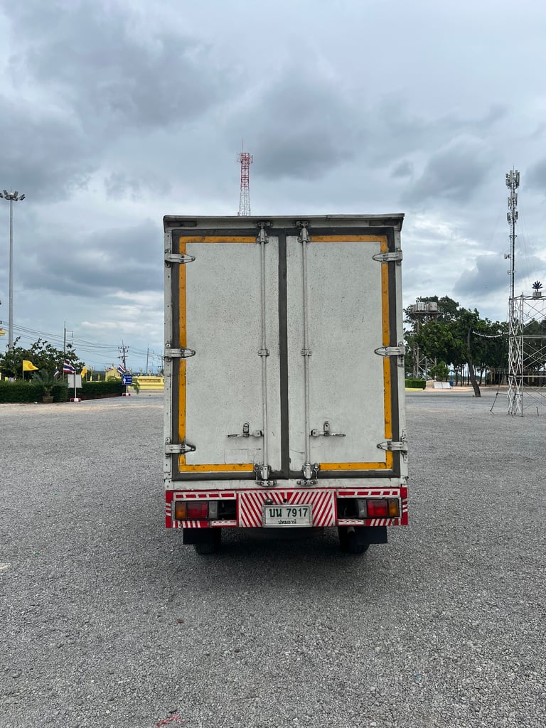 4ล้อจั้มโบ้ ตู้แห้ง 4ล้อจั้มโบ้ ตู้แห้ง