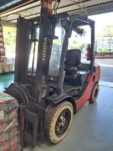 ต้องการขายรถโฟร์คลิฟท์ Toyota 8FD30 no. 37912