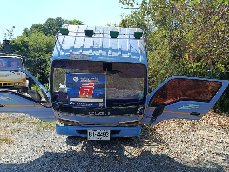 ISUZU NKR 110แรงม้า รถบรรทุก 4ล้อ กระบะเหล็ก ปี1997