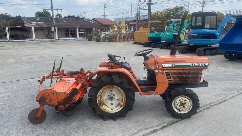 รถไถ Kubota B1502