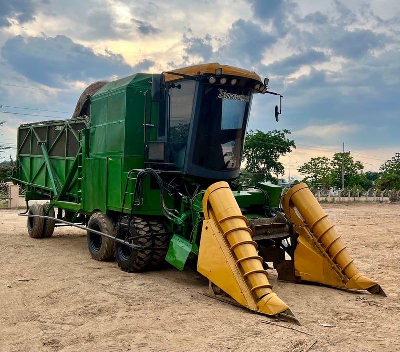 รถตัดอ้อย SMKY สามารถเกษตรยนต์ รุ่นSM200 ปี2020 รถตัดอ้อย SMKY สามารถเกษตรยนต์ รุ่นSM200 ปี2020