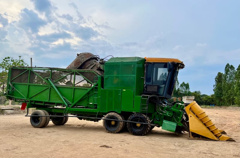 รถตัดอ้อย SMKY สามารถเกษตรยนต์ รุ่นSM200 ปี2020 รถตัดอ้อย SMKY สามารถเกษตรยนต์ รุ่นSM200 ปี2020