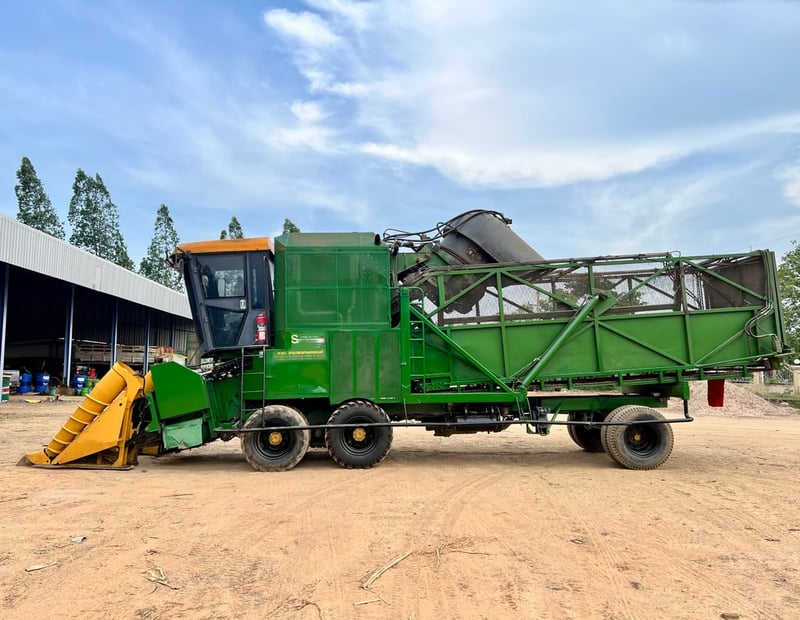 รถตัดอ้อย SMKY สามารถเกษตรยนต์ รุ่นSM200 ปี2020 รถตัดอ้อย SMKY สามารถเกษตรยนต์ รุ่นSM200 ปี2020