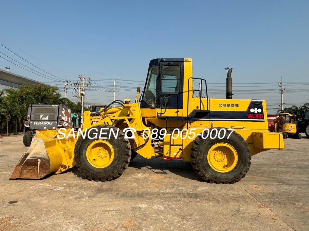 ขาย รถตัก 2.5 คิว มือสองญี่ปุ่น KOMATSU WA300-1 🇯🇵 รถไม่เคยใช้งานในไทย ☎ เอิร์ธ 089-005-0007, 065-88-444-00 | Line id: @sangenjp | www.sangenjp.com