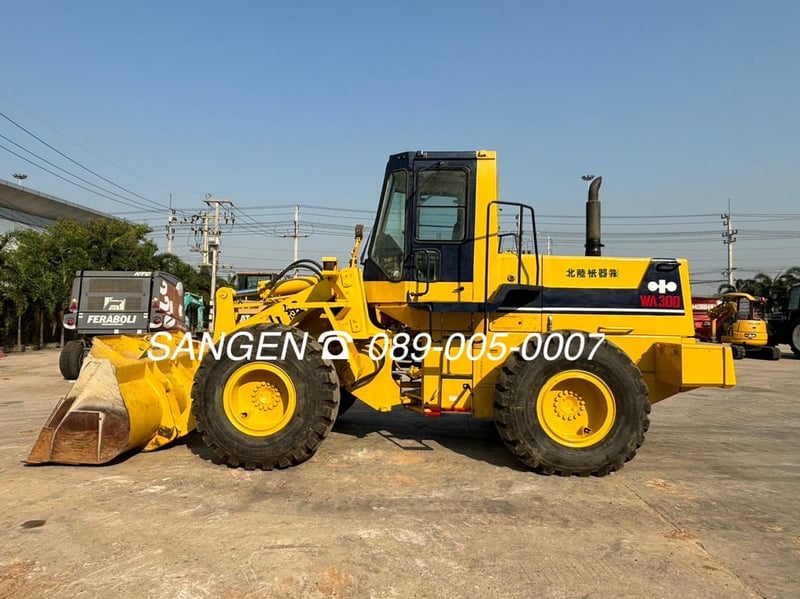 ขาย รถตัก 2.5 คิว มือสองญี่ปุ่น KOMATSU WA300-1 🇯🇵 รถไม่เคยใช้งานในไทย ☎ เอิร์ธ 089-005-0007, 065-88-444-00 | Line id: @sangenjp | www.sangenjp.com