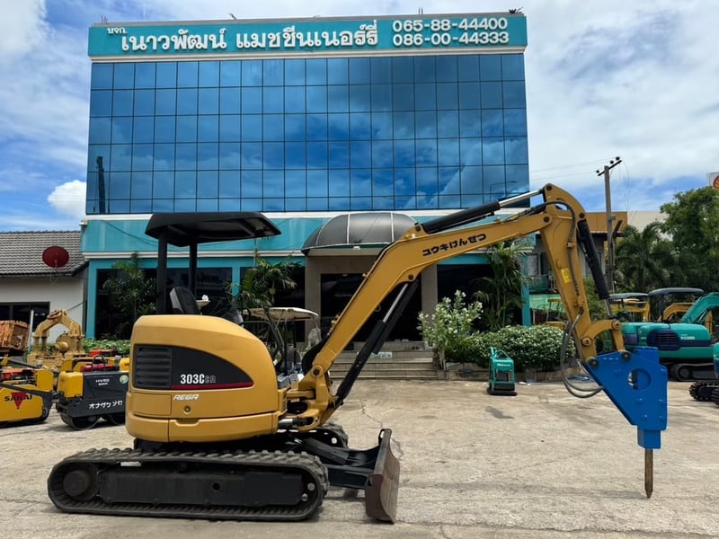 ขาย รถแม็คโคร CAT ขนาด 3 ตัน มือสองจากญี่ปุ่น รุ่น CAT 303 ​C ***มีไลน์แย็ก ***ขายพร้อมปุ้งกี๋CATแท้*** 🇯🇵 รถไม่เคยใช้งานในไทย ☎ ครีม 065-88-444-00 | Line id: @sangenjp | www.nmcjapan.com