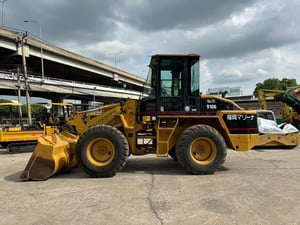 ขาย รถตักล้อยาง เอวอ่อน มือสองญี่ปุ่น CAT 910G-2 🇯🇵 ขนาดเทียบเท่า WA100 บุ้งกี๋ 1.5 คิว รถไม่เคยใช้งานในไทย ☎ 065-88-444-00 ครีม | Line id: @sangenjp | www.nmcjapan.com