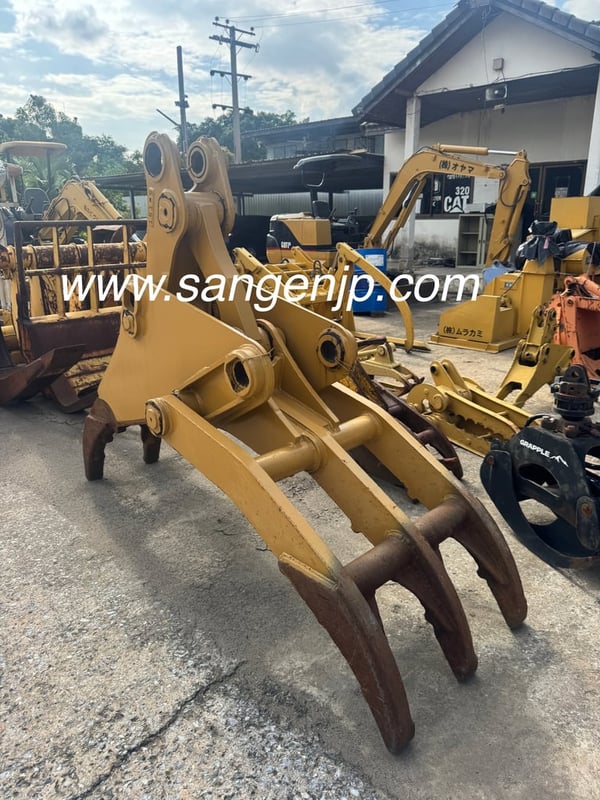 ขาย หัวคีบไม้ หัวคีบเหล็ก สำหรับรถแบ็คโคร PC 200 มือสองเก่าญี่ปุ่น ตัวใหญ่ สภาพสวย 🇯🇵 ไม่เคยใช้งานในไทย ☎ ครีม 065-88-444-00 | Line id: @sangenjp | www.sangenjp.com