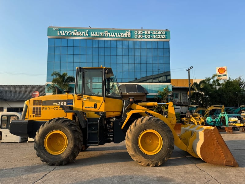 ขาย รถตักมือสองญี่ปุ่น KOMATSU WA200-6 บุ้งกี๋ขนาด 2 คิว 🇯🇵 ไม่เคยใช้งานในไทย ☎ ครีม 065-88-444-00 | Line id: @sangenjp | www.sangenjp.com