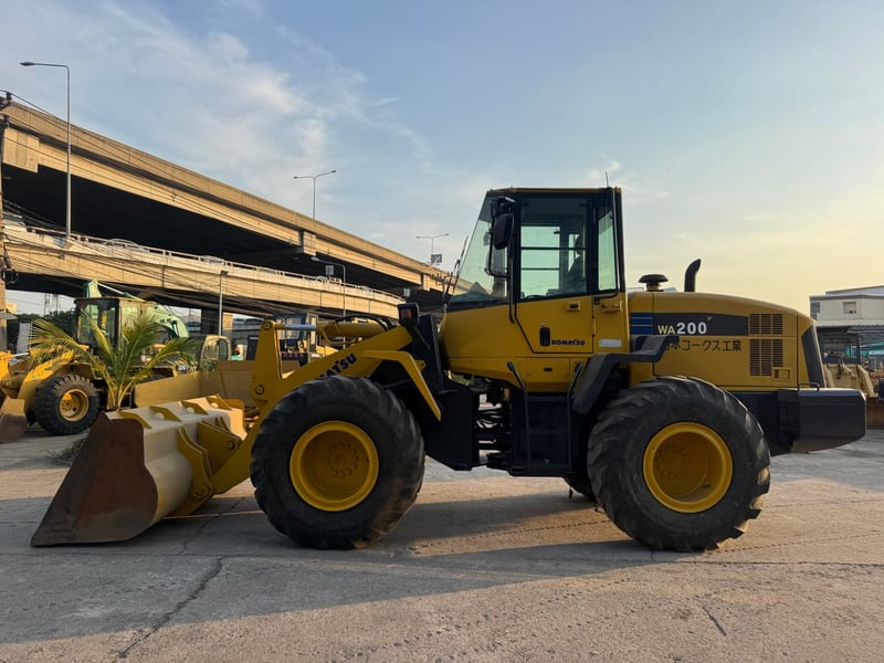 ขาย รถตักมือสองญี่ปุ่น KOMATSU WA200-6 บุ้งกี๋ขนาด 2 คิว 🇯🇵 ไม่เคยใช้งานในไทย ☎ ครีม 065-88-444-00 | Line id: @sangenjp | www.sangenjp.com