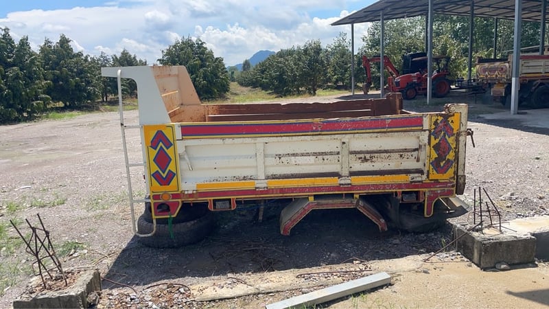 กะบะ รถ 6 ล้อ 