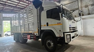 ISUZU FVM 300แรงม้า รถบรรทุก 10ล้อ กระบะเหล็ก ปี2023 เลขไมล์น้อยกว่า 50,000 กม.