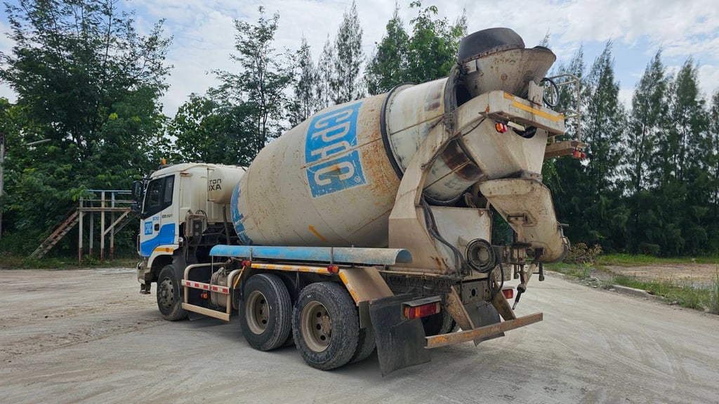 FOTON BJ5257GJB00-RB 262แรงม้า รถบรรทุก 10ล้อ โม่ผสมปูน ปี2017 เลขไมล์น้อยกว่า 50,000 กม. FOTON BJ5257GJB00-RB 262แรงม้า รถบรรทุก 10ล้อ โม่ผสมปูน ปี2017 เลขไมล์น้อยกว่า 50,000 กม.