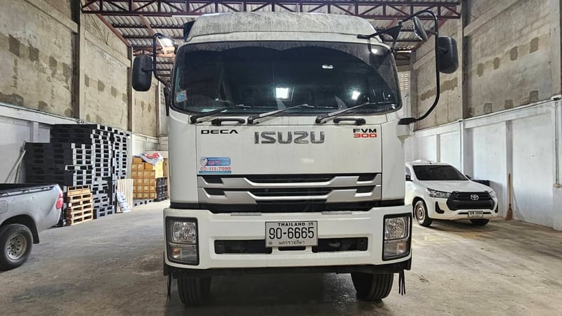 ISUZU FVM 300แรงม้า รถบรรทุก 10ล้อ กระบะเหล็ก ปี2023 เลขไมล์น้อยกว่า 50,000 กม.