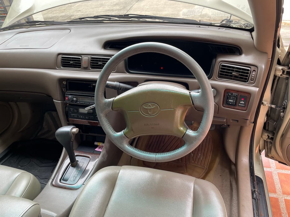 TOYOTA  camry  2.2  GX i