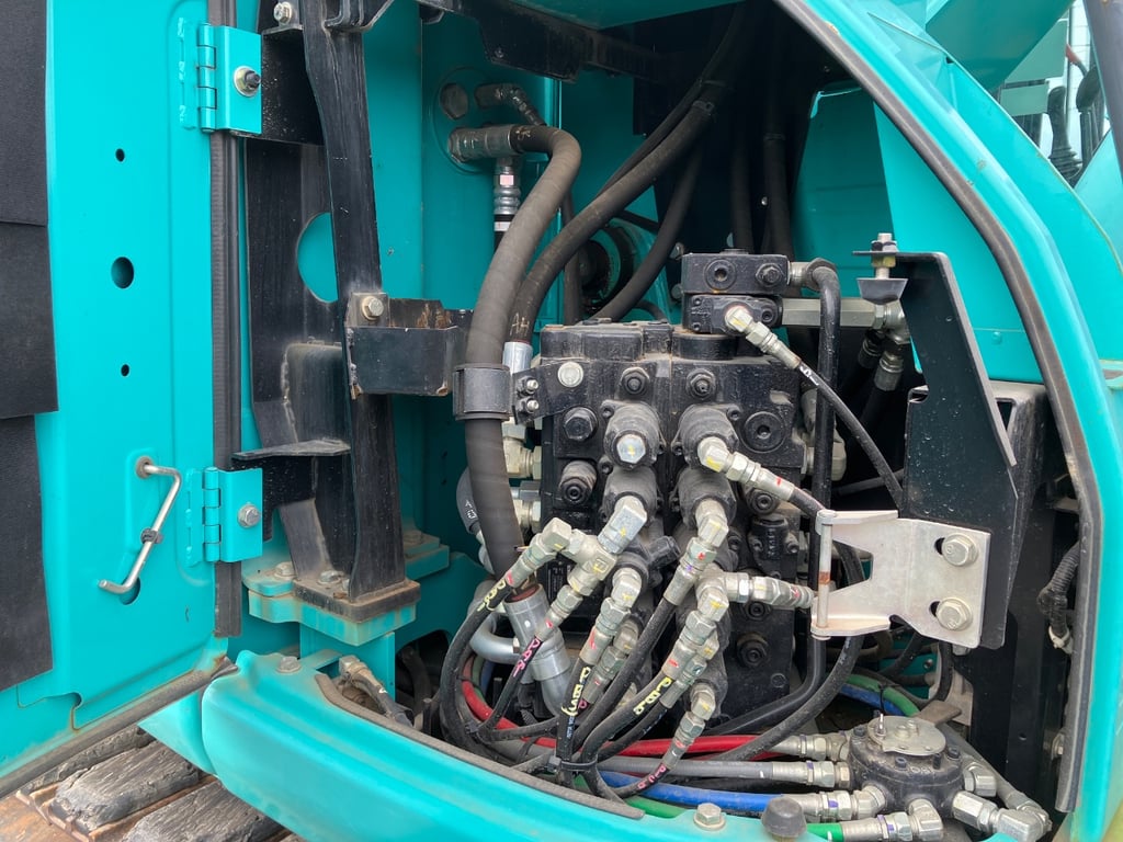 KOBELCO SK135SR-3 มือสองญี่ปุ่น เก่งเอ็นดีที 0859049669 KOBELCO SK135SR-3 มือสองญี่ปุ่น เก่งเอ็นดีที 0859049669