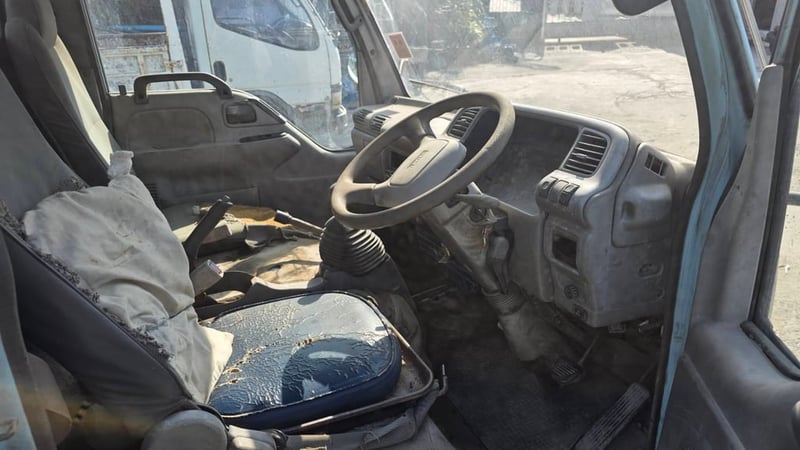 ISUZU NKR 120แรงม้า 6ล้อ ดั้มพ์ ปี2002 (เจ้าของขายเอง)