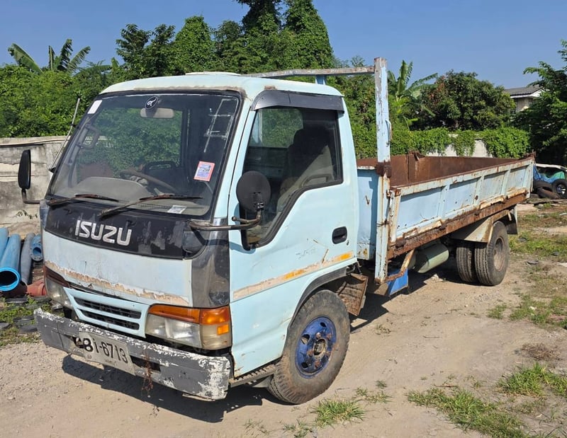 ISUZU NKR 120แรงม้า 6ล้อ ดั้มพ์ ปี2002 (เจ้าของขายเอง)