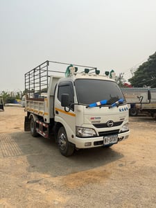 HINO XZU 150แรงม้า รถบรรทุก 6ล้อ ดั้มพ์ ปี2024 เลขไมล์น้อยกว่า 100,000 กม.