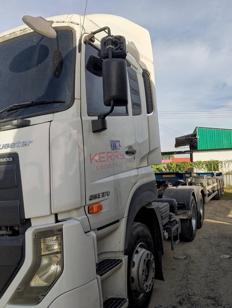 หัวลาก 10 ล้อUd 370 ปี 59 +หางพื้นสั้น+หางยาวห้าง 2 เพลา ขายรวม หัวลาก 10 ล้อUd 370 ปี 59 +หางพื้นสั้น+หางยาวห้าง 2 เพลา ขายรวม