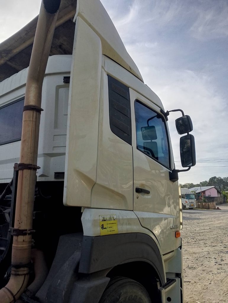 หัวลาก 10 ล้อUd 370 ปี 59 +หางพื้นสั้น+หางยาวห้าง 2 เพลา ขายรวม หัวลาก 10 ล้อUd 370 ปี 59 +หางพื้นสั้น+หางยาวห้าง 2 เพลา ขายรวม