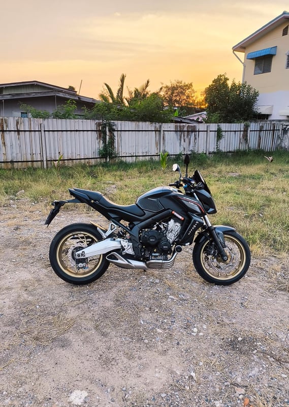 Honda CB650F ทะเบียนแท้เล่มเขียว ชุดโอนครบ ภาษี 69 เจ้าของขายเอง